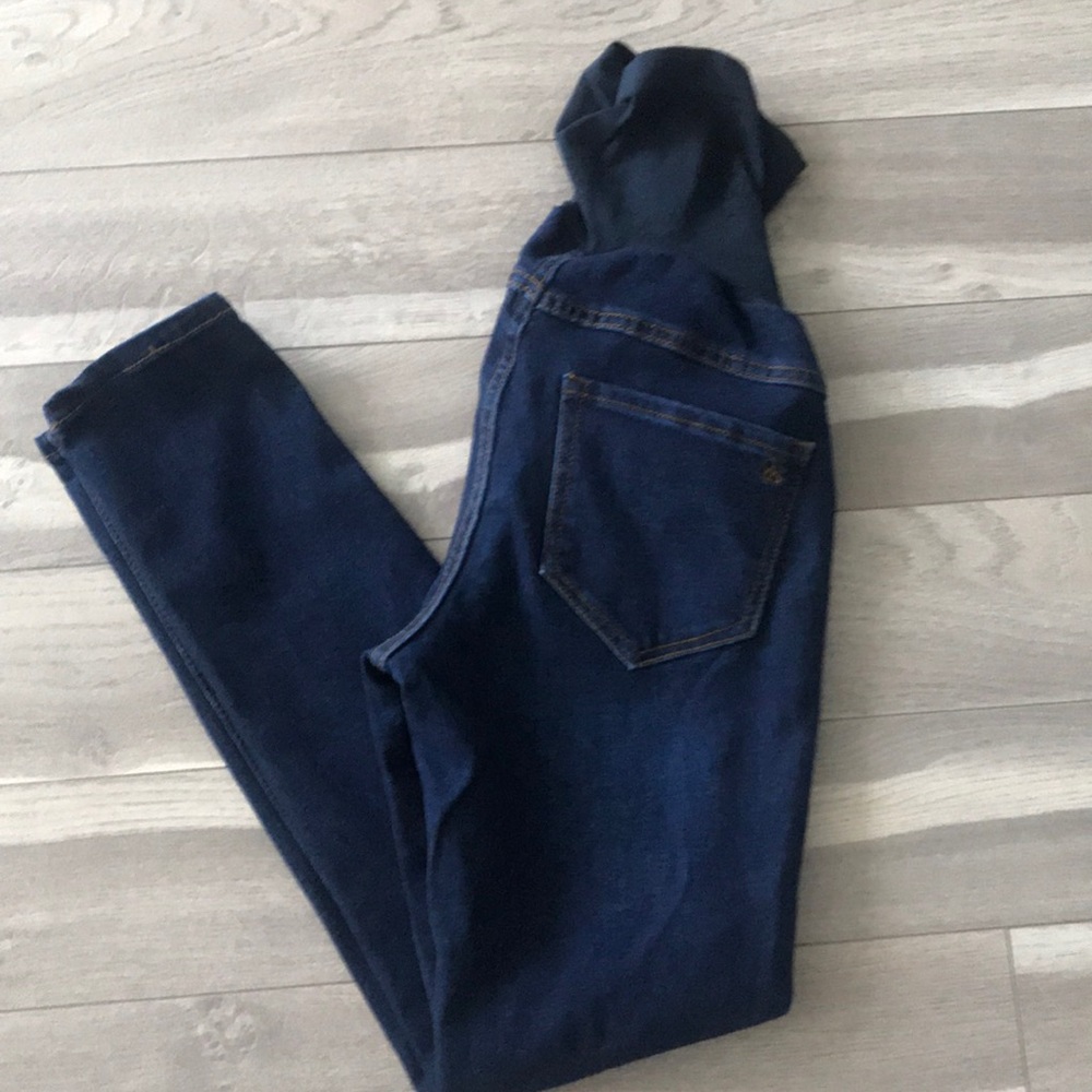 Jessica Simpson maternity jeans